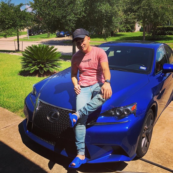 Meet your Posher, Tri - Picture 1 of 1